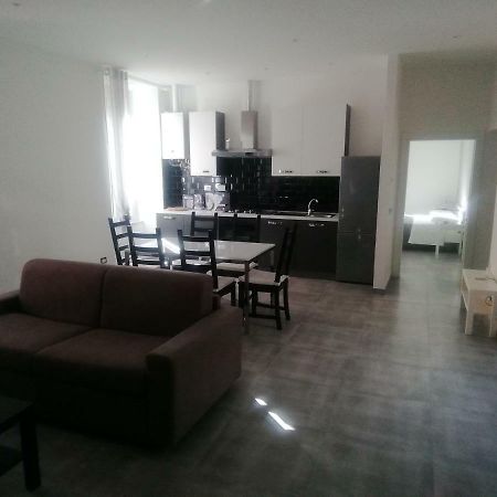 チビタベッキアResidenza Ermeteアパートメント エクステリア 写真